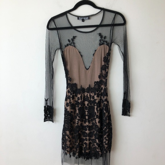 Black Lace and mesh short dress - Picture 2 of 2